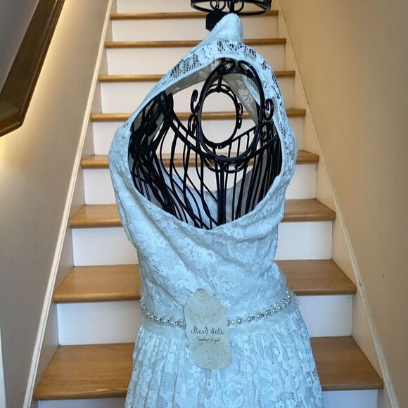 ✨🆕✨Altar’d State Elegant Lace with Pearl Crystal Band Lined Dress ✨ 👗 ✨ - Picture 9 of 13